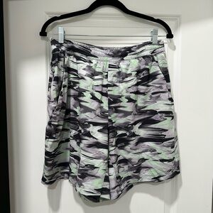 Lululemon Men's Large Black, Grey, and Green Pace Breaker Linerless 7” Shorts